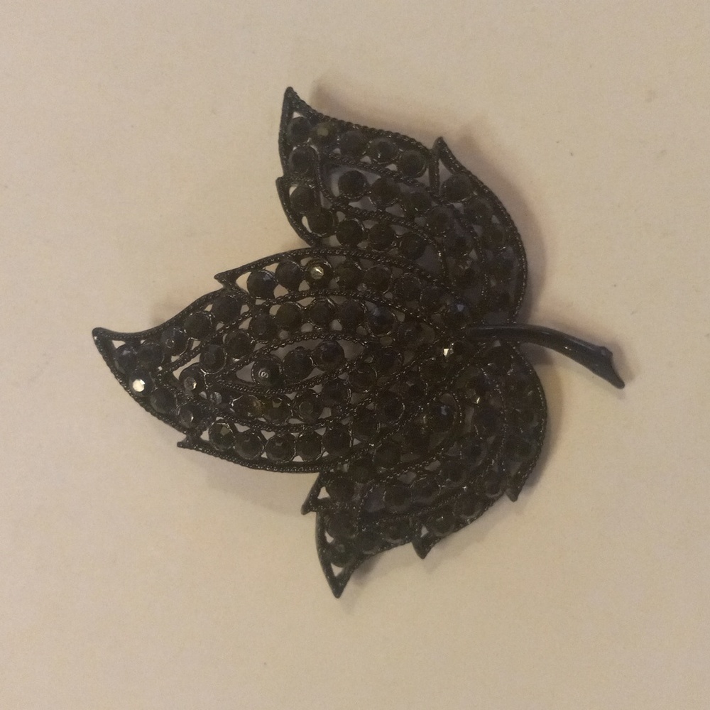 Black Rhinestone Openwork Leaf Brooch - image 1